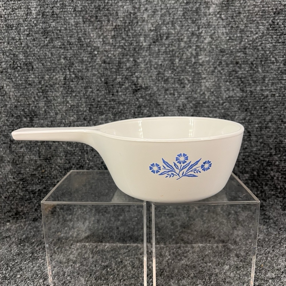 Corning Ware P-82-B, 1-1/2 Pint Sauce Pan Cornflower Blue Flowers Vintage MCM